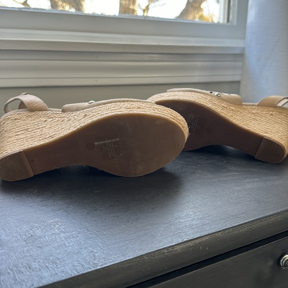 Marc Fisher wedge sandals - Picture 3 of 3